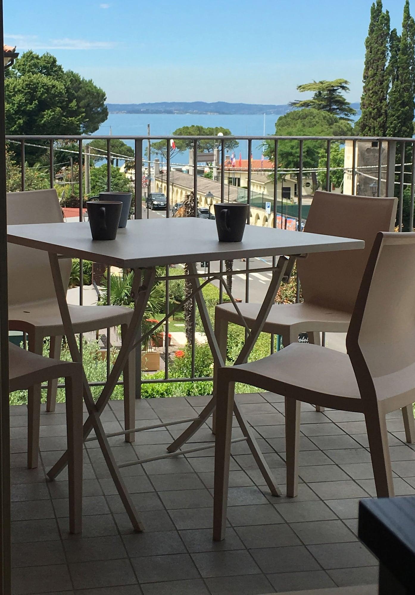 Vialeromadodici Rooms & Apartments Lazise Extérieur photo