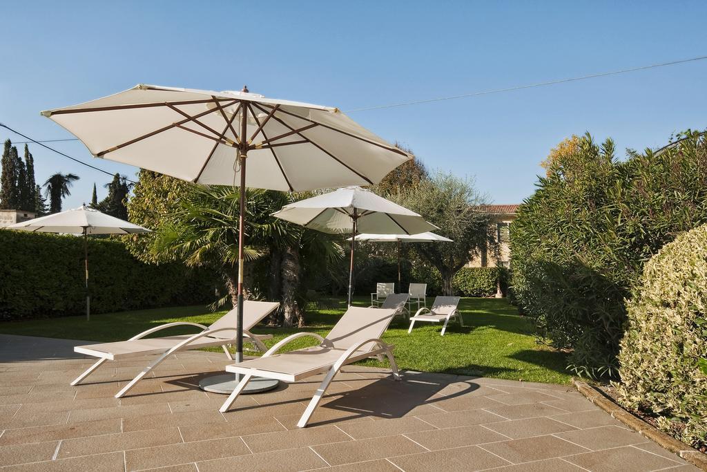 Vialeromadodici Rooms & Apartments Lazise Extérieur photo