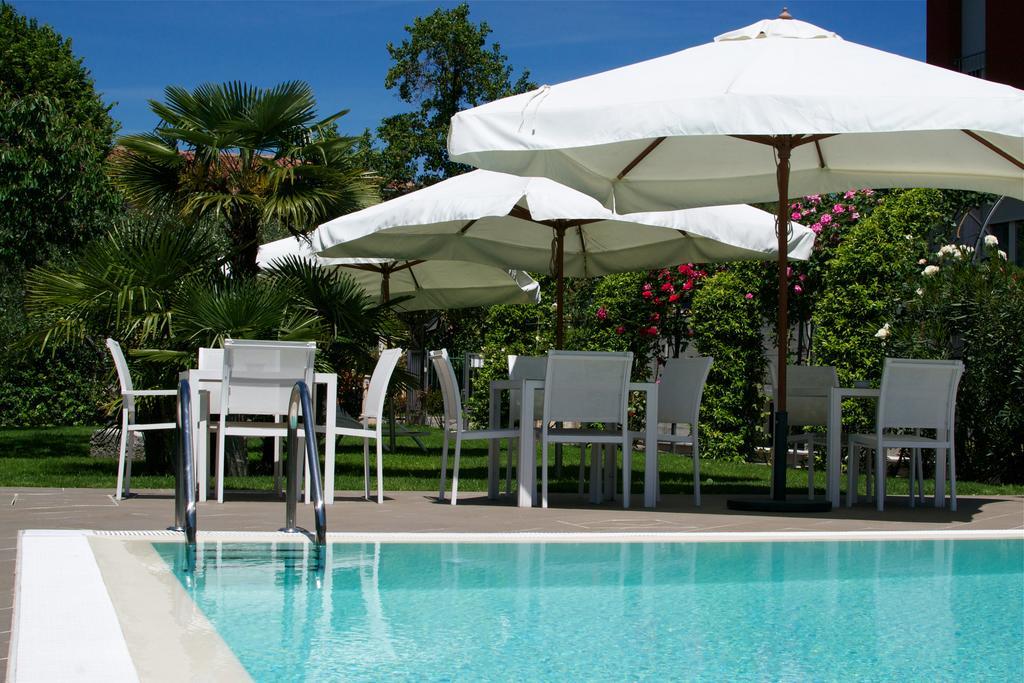 Vialeromadodici Rooms & Apartments Lazise Extérieur photo