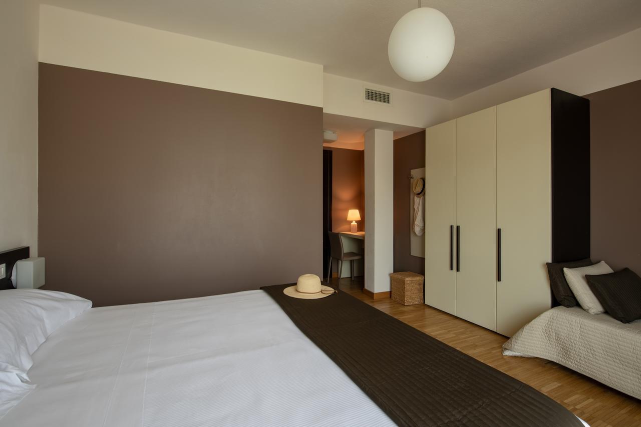 Vialeromadodici Rooms & Apartments Lazise Extérieur photo