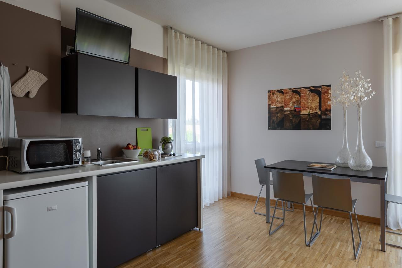 Vialeromadodici Rooms & Apartments Lazise Extérieur photo