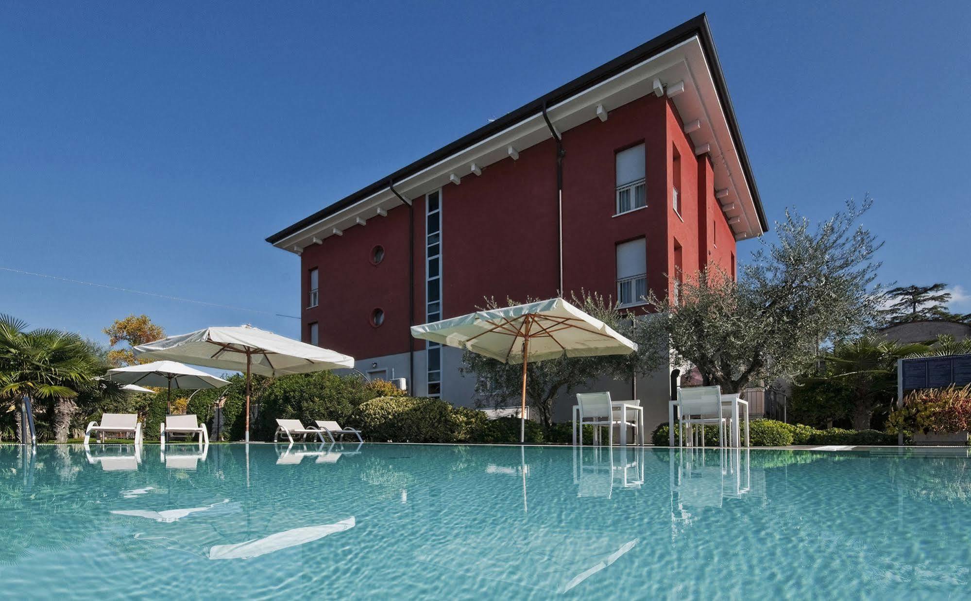 Vialeromadodici Rooms & Apartments Lazise Extérieur photo