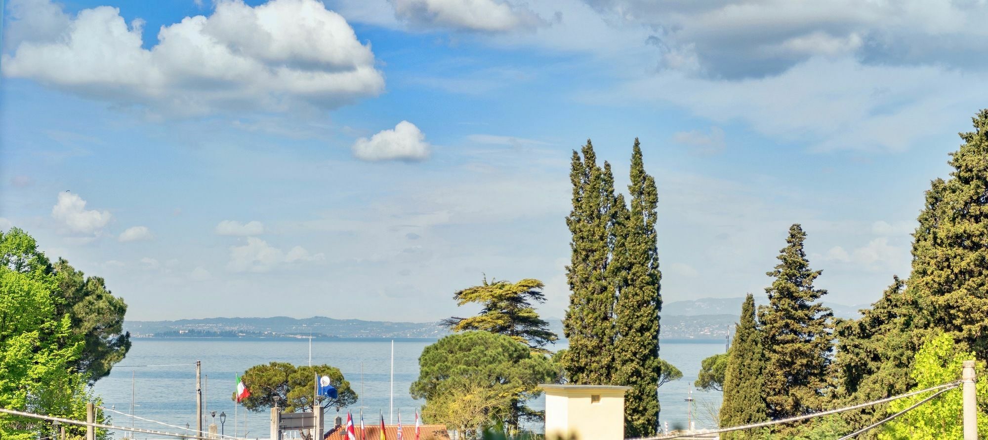Vialeromadodici Rooms & Apartments Lazise Extérieur photo