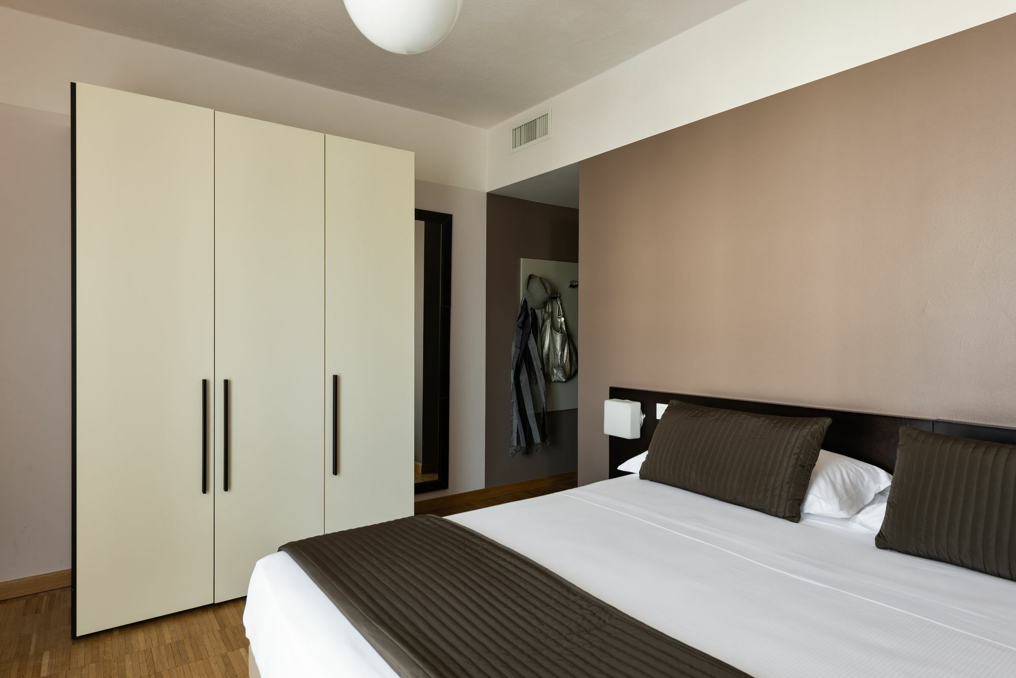 Vialeromadodici Rooms & Apartments Lazise Extérieur photo